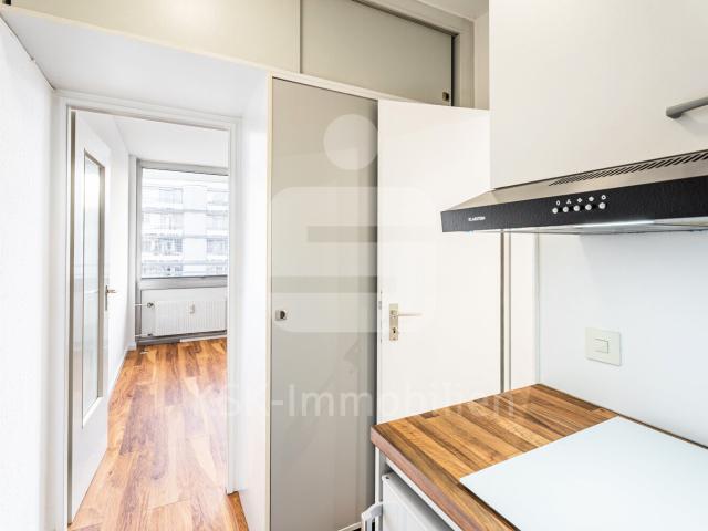 Modernisiertes Apartment mit Balkon und TG Stellplatz in Uni Nähe!