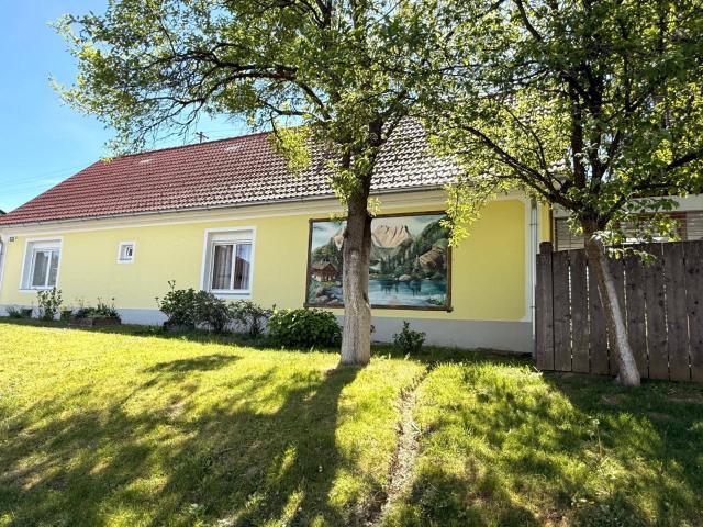 Modernisiertes Bauernhaus mit Innenhof & und großzügigem Grund