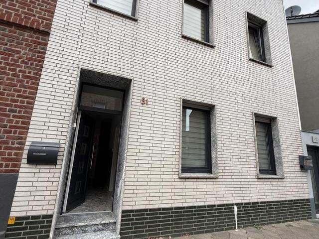 Modernisiertes EFH mit Dachterrasse – Privat ⭐