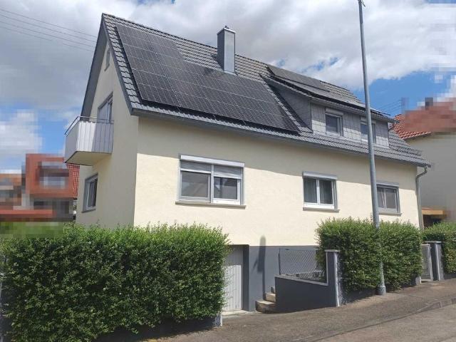 Modernisiertes Einfam.haus mit 3 Garagen & moderner Haustechnik