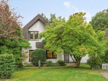 Modernisiertes Einfamilienhaus auf Erbpacht: Garten, Sauna und hohem Wohnkomfort in Köln Müngersdorf