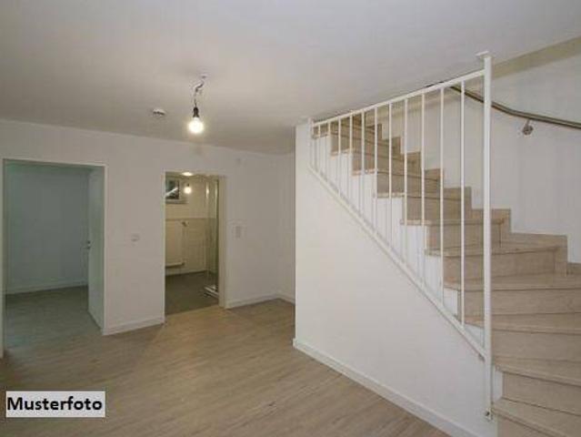Modernisiertes Einfamilienhaus mit Doppelgarage