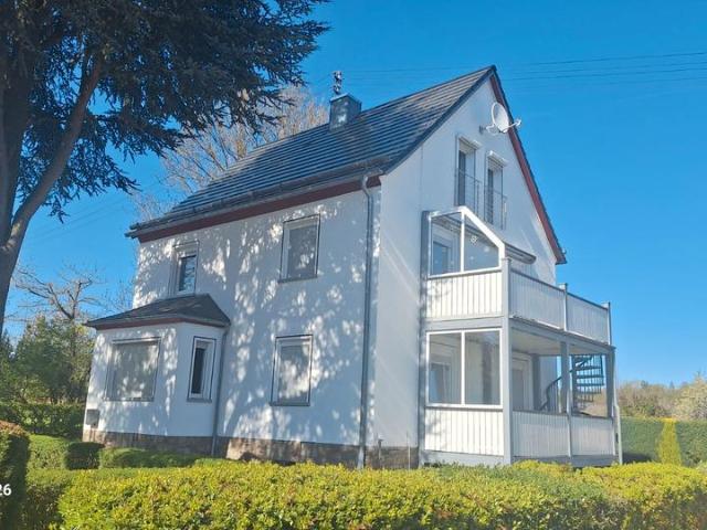 Modernisiertes Einfamilienhaus mit großem Grundstück
