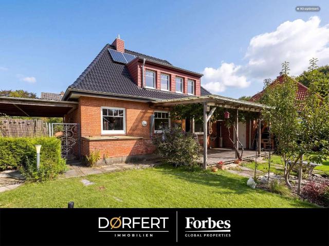 Modernisiertes Einfamilienhaus mit großem Südgarten und viel Potenzial