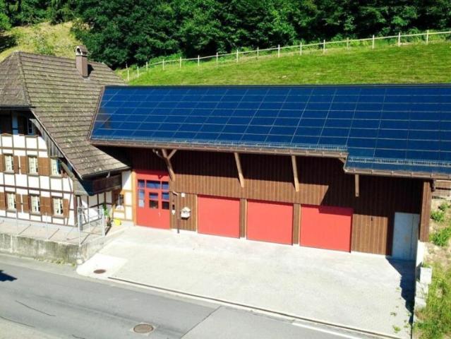 Modernisiertes Einfamilienhaus mit hochwertigem Neubau Anbau in Thörigen!
