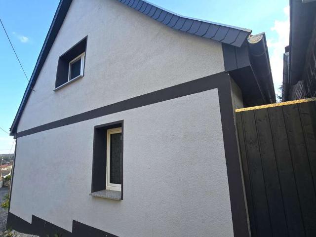 Modernisiertes Einfamilienhaus mit Wärmepumpe und großem Garten in ruhiger Lage