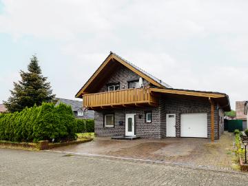 Modernisiertes Einfamilienhaus mit Wintergarten, Sauna & umlaufender Terrasse