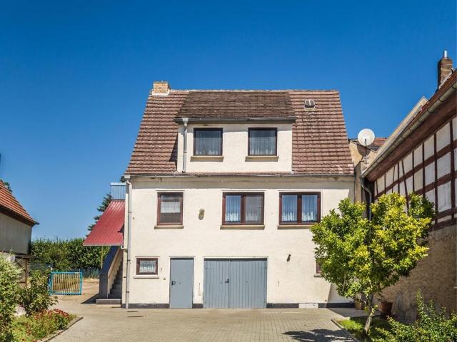 Modernisiertes Einfamilienhaus mit 1.500 m² Traumgrundstück