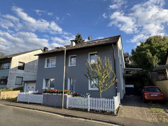 Modernisiertes Einfamilienhaus mit 2 Einliegerwohnungen in Remscheid am Park