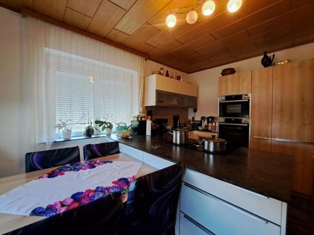 Modernisiertes Einfamilienhaus mit 5 Zimmern, Garten, Terrasse, 2 Balkonen & Garage in Köflach!