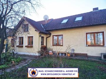Neuer preis! Modernisiertes Einfamilienhaus nähe Poysdorf mit ebenem Garten 20 bis 30 Autominuten bis Wien!