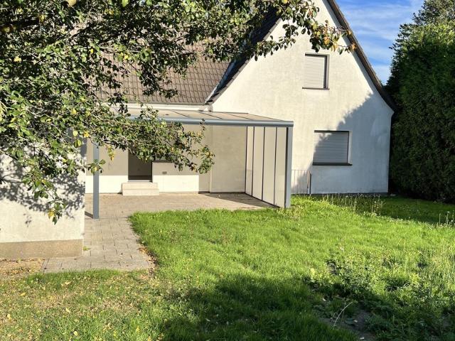 Modernisiertes Einfamilienhaus zur Miete: Modernes Familienglück mit XL Garten in Bochum Harpen!