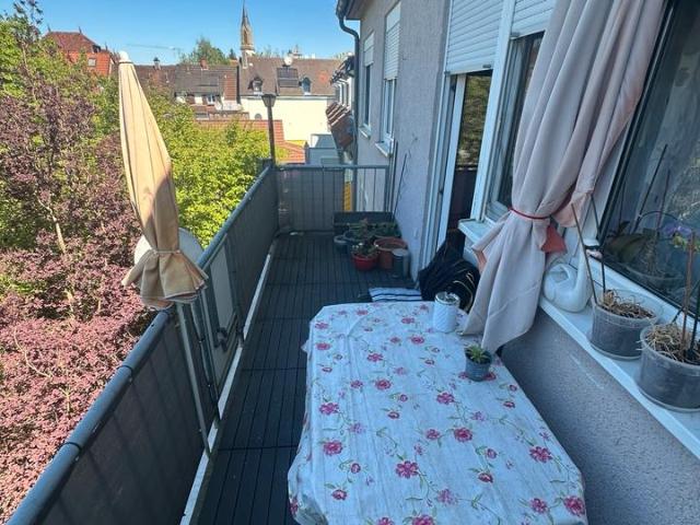 Modernisiertes Eigentumswohnung mit Balkon & Tiefgarage Zentrale