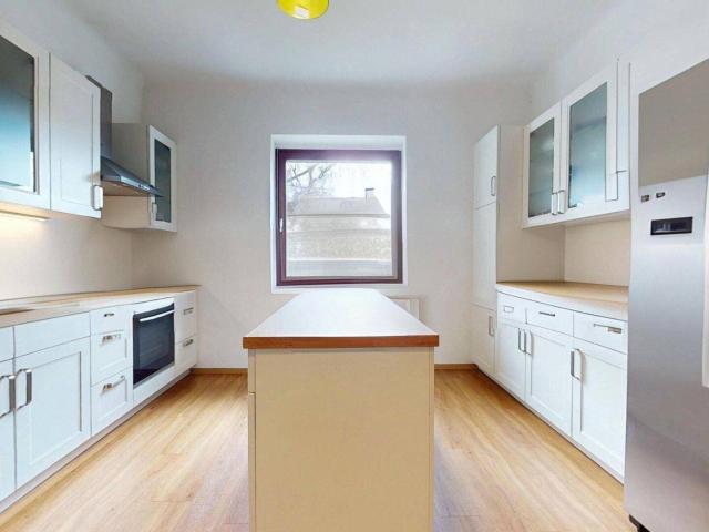Modernisiertes Familien Reihenhaus mit 146 m² Wohnfläche, zwei Gärten, Garage & viel Platz in ruhiger Lage von Graz Puntigam
