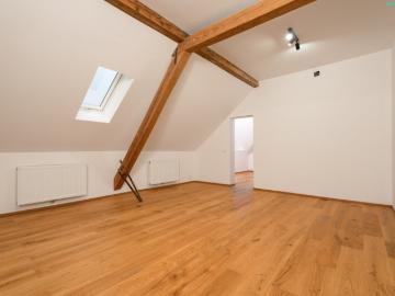 Modernisiertes Familiendomizil mit Garten, hochwertiger Sanierung & perfekter Infrastruktur in Wiener Neustadt