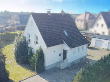 Modernisiertes Familienidyll in Ummeln Einfamilienhaus als Raumwunder mit 2 Garagen