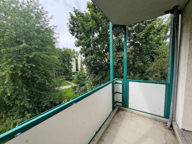 Modernisiertes Familienwohnen mit Balkon und flexiblem KÃ¼chenkonzept