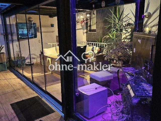 Modernisiertes Maisonette Reihenhaus mit PV Anlage, Marmorbad & Sommergarten