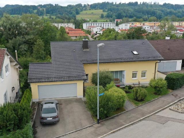 Modernisiertes Mehrfamilienhaus mit vier Wohneinheiten