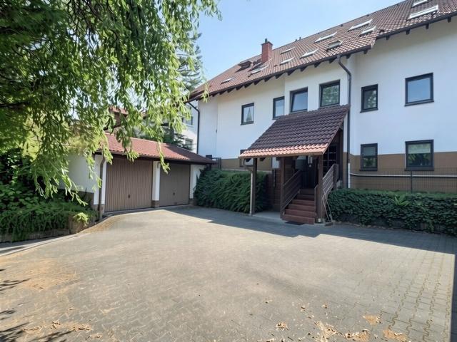 Modernisiertes Raumwunder: 130 m² Etagenwohnung mit 2 Balkonen und Garten