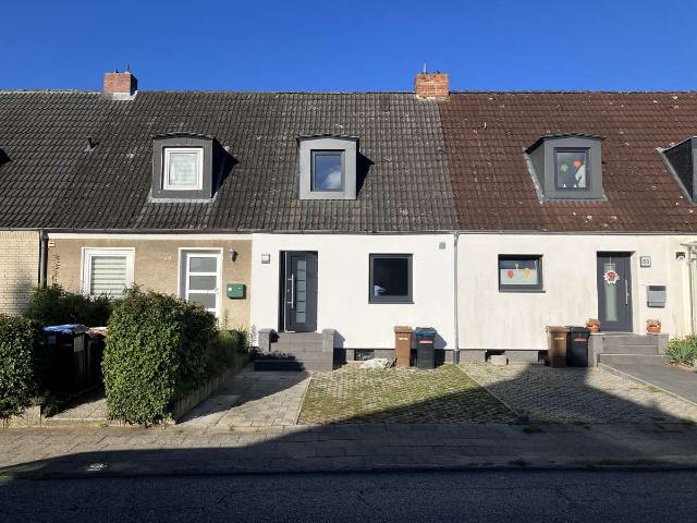 Modernisiertes Reihenhaus mit neuer Komfort Ausstattung mit Möblierung