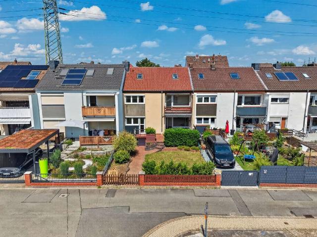 Modernisiertes Reihenhaus in Laatzen Rethen – ca. 146 m² Wohnfläche, 3 Einheiten, Garten & Balkon!