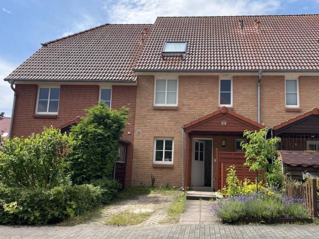 Reserviert: Modernisiertes Reihenmittelhaus mit 120m2 auf Pachtland