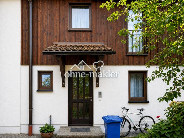 Modernisiertes Reihenmittelhaus mit Garten, Balkon und Keller in München Perlach