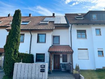 Modernisiertes Reihenmittelhaus mit PV Anlage
