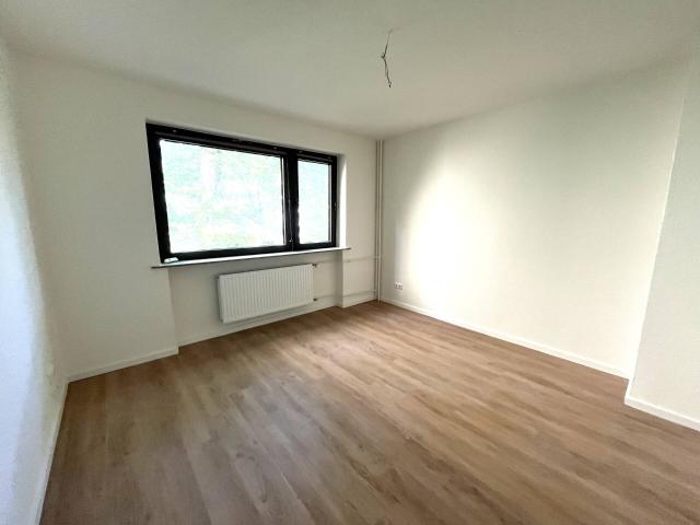 Modernisierte/renovierte 2 Zi Wohnung mit Balkon in Schenefeld! | GLADIGAU