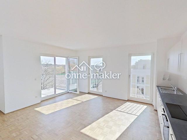 Modernität trifft Komfort: Helle 4 Zimmer Wohnung mit sonnigem Balkon, 2 Bädern und EBK