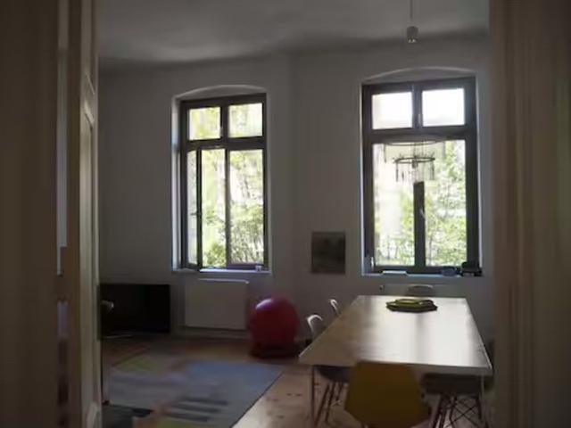 Modernized old building in Kreuzberg, Berlin Amsterdam Apartments for Rent
