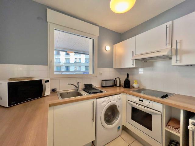 Modernized Apartment with Balcony in the 15th Arrondissement, Paris Amsterdam Apartments for Rent