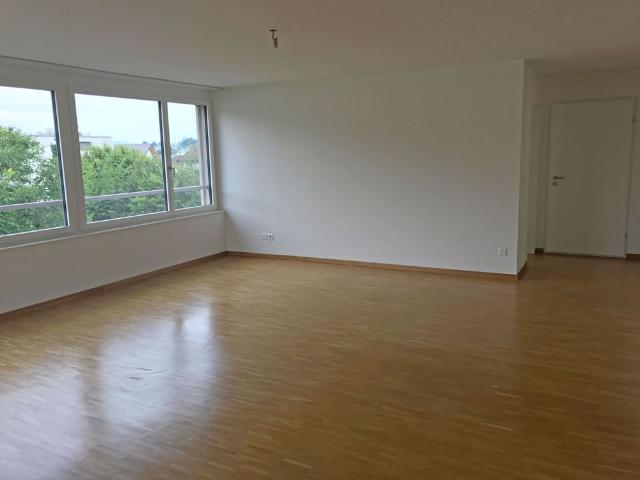 Modernly equipped family apartment with large balcony