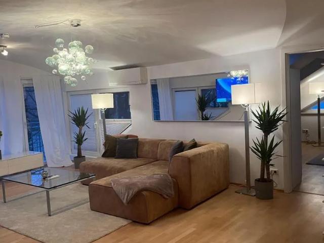 Modernly furnished 3 room apartment with balcony in Sendling