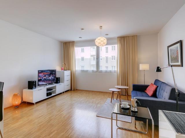 Modernly furnished 2 room apartment near Rosenheimer Platz