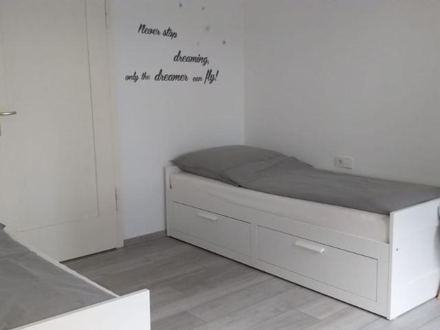 Modernly little apartment in Stuttgart, Stuttgart Amsterdam Apartments for Rent