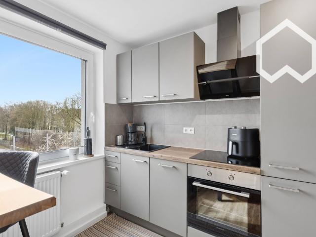 Modernly renovated bright 2 room Apartment close to the Airport, Bremen Amsterdam Apartments for Rent