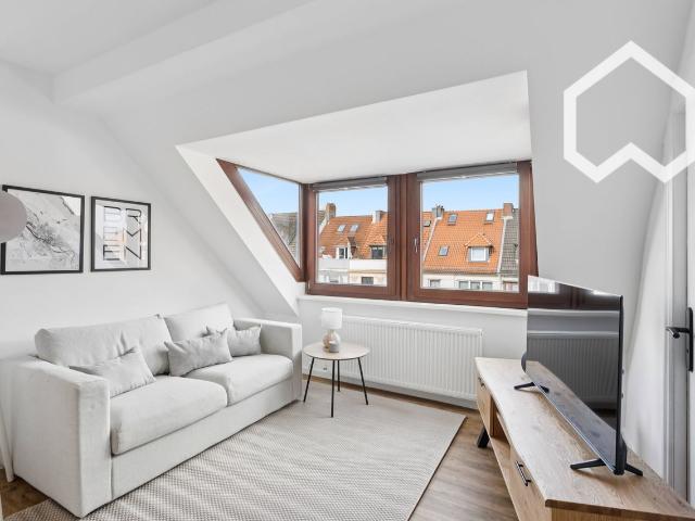 Modernly renovated bright 2 room Apartment close to the Airport, Bremen Amsterdam Apartments for Rent