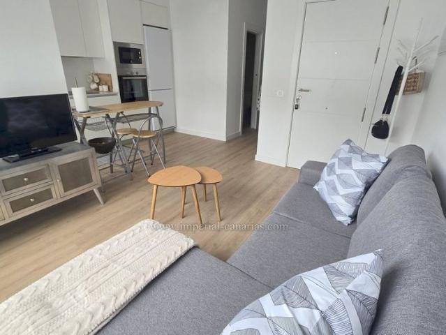 Moderno apartamento a estrenar en pleno centro con patio interior alquiler temporadas