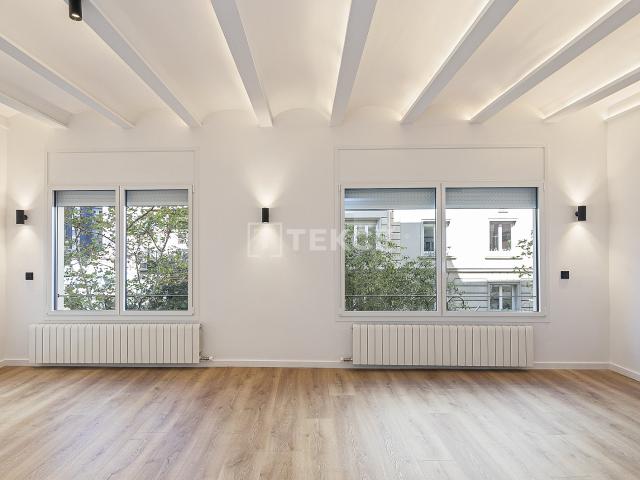 Moderno apartamento cerca de la Avenida Diagonal en Les Corts