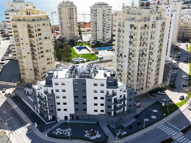 Moderno apartamento com garagem e elevador no centro de Arma. 119m² Armação De Pêra