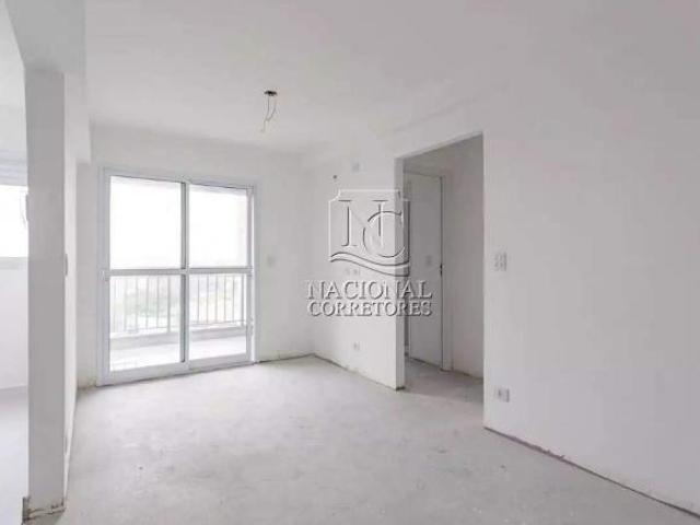 Moderno apartamento com suíte e sacada gourmet no Condomínio Gênesis, Vila Camil