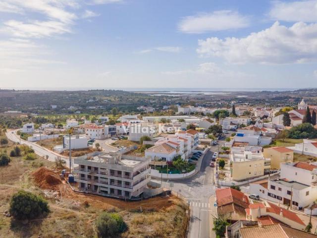 Moderno Apartamento de Tipologia T3 com quintal privado em M. 113m² Mexilhoeira Grande