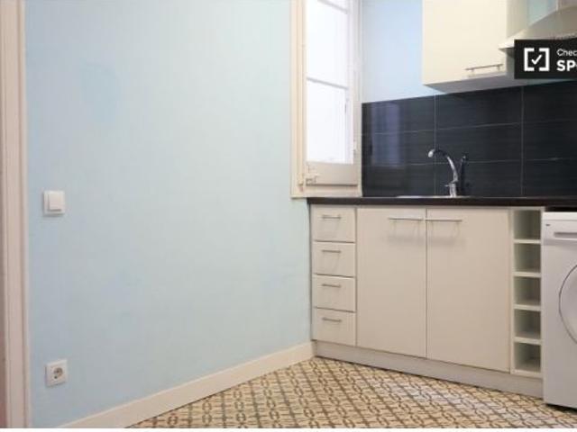 Moderno apartamento de 1 dormitorio en alquiler cerca del metro en la animada Gràcia