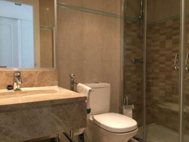 Moderno apartamento de 2 dormitorios en alquiler en Montecarmelo, Madrid