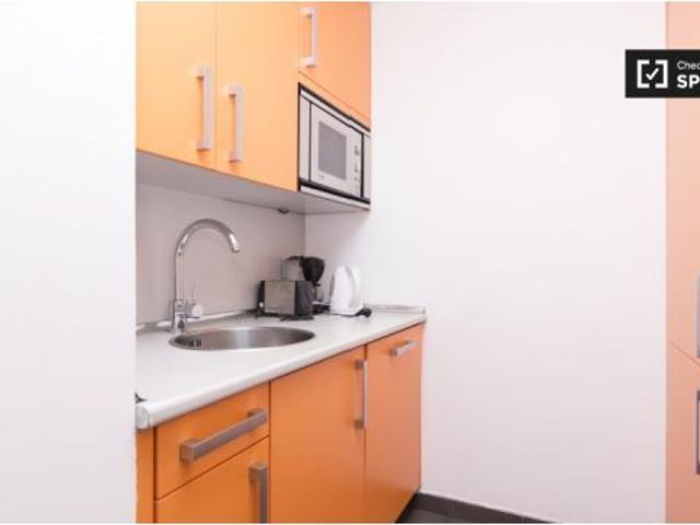 Moderno apartamento de 2 dormitorios en alquiler en Madrid Centro