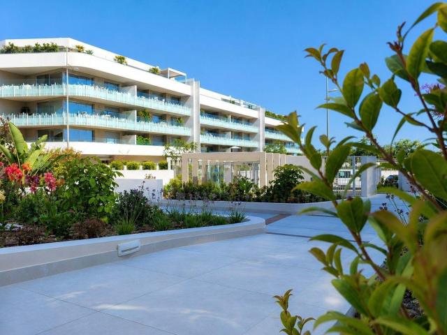 Moderno apartamento de 2 dormitorios en San Pedro de Alcántara