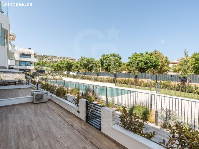 Moderno apartamento de 3 dormitorios con terraza, parking y trastero en alquiler