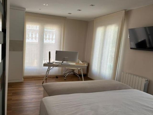 Moderno Apartamento en Alquiler – Calle Real de Cartuja, Granada – Diseño y Confort